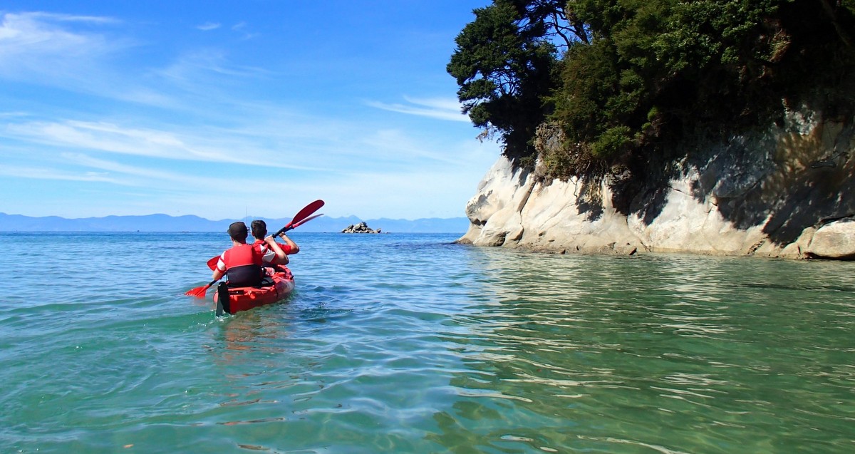 Multi day kayak tour, camping in the Abel Tasman National Park